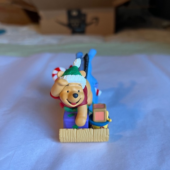 Hallmark Keepsake Ornament Presents from Pooh - Picture 5 of 10